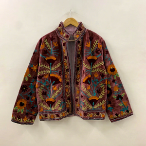 Chaqueta de terciopelo color rosa polvoriento hecha a mano, estilo Suzani con bordado floral, abrigo abierto por delante, ropa exterior tradicional de invierno. - Product Image 1