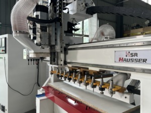 HSR Venta Caliente Máquina Router CNC de Anidamiento de 3 Ejes para Corte de Madera y Contrachapado, 9KW, con Cambio ATC para Muebles - Product Image 2
