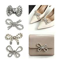 Damen-Sandalen mit Schuhspitzen-Dekoration aus Legierung, Kristallblumen-Applikation, Funkelnde Strass-Schleife für den Schuhoberteil