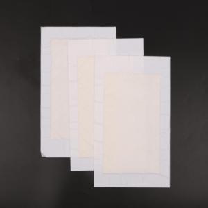 Film perforé absorbant en PE noir de 153 mm x 100 mm pour aliments, viande, sang et eau – Tampon absorbant jetable pour aliments - Product Image 2