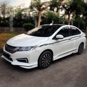 Kit carrosserie et accessoires pour Honda City 2015-2017 : Lame de pare-chocs avant, jupes latérales, spoiler, séparateur de pare-chocs arrière, diffuseur, spoiler - Product Image 3