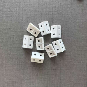 Pièces de connexion pour meubles en plastique/nylon épaissi avec blocs d'angle triangulaires en forme de L à angle droit - Product Image 1