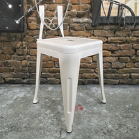 Meubles de salle à manger Chaise de salle à manger empilable imperméable Mobilier d'hôtel à domicile Chaises de salle à manger confortables de qualité supérieure en métal