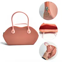 2021 Hot Sale Silikon süße MINI Handtasche für Mädchen Mode Schulter Handtasche OEM benutzer definierte Logo Geldbörsen