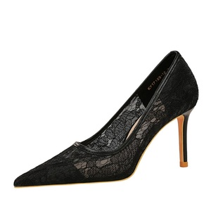 Chaussures de mode pour femmes 2024 Nouveauté Été Escarpins en maille couleur vin à talons hauts pour mariage - Product Image 1