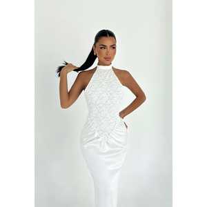 Vestido de Gala de Satén Blanco de Lujo con Detalles de Encaje, Cintura Imperio, Cintura Baja, Estilo Sencillo, Disponible en Talla XS - Product Image 2