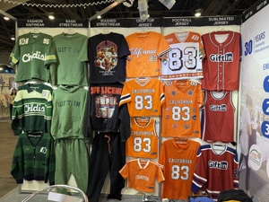 2025 nouvelle mode Sexy sport coupe sèche fermeture éclair haut court respirant Baseball maillot pour les femmes produit d'exposition - Product Image 3