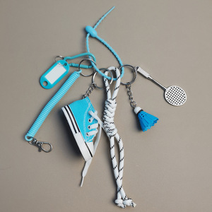 RE creativo hecho a mano rojo deporte Mini zapato de lona llavero cuerda trenzada borla colgante encantos para bolsa parte accesorios DIY - Product Image 4