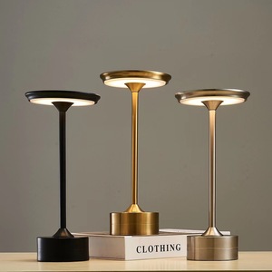 Lámpara de Mesa de Bar Moderna Retro con Viga en I de Aluminio, Luz LED de Ambiente, Minimalista, de Lujo, para Restaurantes, Dormitorios y Exteriores - Product Image 1