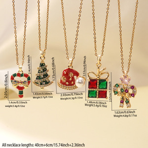 Collar con Colgante Navideño Chapado en Oro de 18K, Adorno de Árbol y Gorro de Santa Claus con Esmalte y Circonitas, Joyería para <span class=keywords><strong>Mujer</strong></span> - Product Image 5