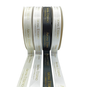 Nastro in Raso di Poliestere Monocolore Personalizzato, Larghezza 2,5 cm, con Logo in Rilievo 3D e Stampa a Caldo Metallica Dorata di Lusso - Product Image 4