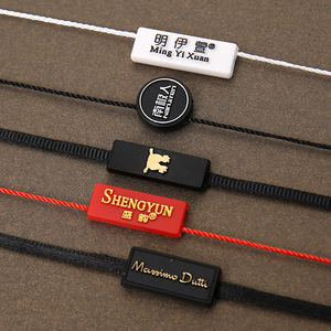 Etiqueta colgante de plástico para ropa con logotipo en relieve personalizado para relojes, cerradura de etiqueta de precio de sello de plástico para ropa para joyería - Product Image 5