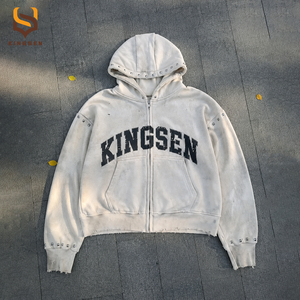 Sweat à capuche zippé personnalisé Streetwear, coupe oversize, grammage lourd, effet vintage délavé, imprimé graphique, effet usé avec clous décoratifs - Product Image 1