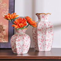 Vase en porcelaine bleu et blanc de style médiéval haut de gamme, peint à la main, style chinois vintage, vase en céramique, décoration d'intérieur