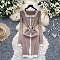 Robe décontractée élégante pour femmes, col carré, manches longues, tricotée, couleur contrastée, boutons décoratifs, robe moulante mi-longue pour tous les jours