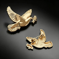 Broche en métal gravée de haute qualité, badge personnalisé en métal pour écharpes, chapeaux, vêtements
