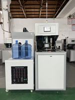 Machine de soufflage semi-automatique pour barils d'eau PET de 5 gallons, production stable, pour seaux réutilisables et jetables de 15L-18.9L