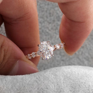 חצי נצח 2.5 מ "מ בועה 2.5ct d צבע אליפסה מבריק לחתוך moissanite טבעת אירוסין 18k עם הילה מוסתר - Product Image 6