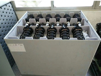 Boîte de manchon de palette en plastique PP pliable robuste avec couvercle et serrure pour le stockage logistique de pièces automobiles