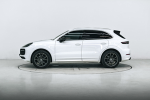 Kit carrosserie SD de performance supérieure KM, DRL de haute qualité pour <span class=keywords><strong>Cayenne</strong></span> 9Y0.1 <span class=keywords><strong>SUV</strong></span>, ajustement parfait pour les pare-chocs avant et arrière - Product Image 4