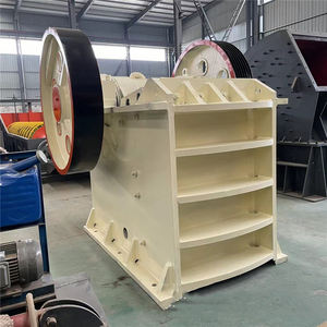 Concasseur à mâchoires haute performance à couple élevé, forte force de concassage pour le traitement de gros blocs de minerai dans les travaux miniers et les carrières - Product Image 2