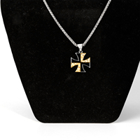 Pendentif Croix Malteuse en Acier Inoxydable Argenté, Émail Noir, Plaqué Or, Design Bicolore, Style Gothique Rétro, Bijou Homme pour le Quotidien