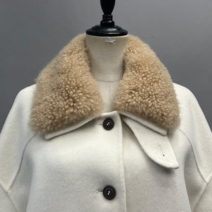 <span class=keywords><strong>Manteau</strong></span> en laine <span class=keywords><strong>blanc</strong></span> élégant pour <span class=keywords><strong>femme</strong></span> avec col en fourrure de mouton bouclée exquise, épaules tombantes, coupe oversize, vêtement d'hiver - Product Image 4