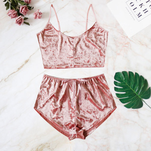 Set <span class=keywords><strong>Pigiama</strong></span> <span class=keywords><strong>in</strong></span> <span class=keywords><strong>Pile</strong></span> con Sottoveste a Collo a V e Pantaloncini per Donna - Product Image 3