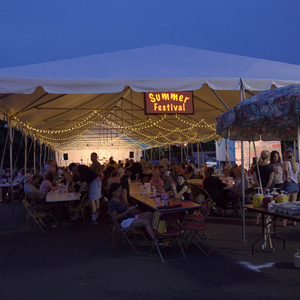Carpa Blanca Elegante para Eventos de 10x20, Capacidad para 100-50 Personas, Ideal para Terrazas y Bodas, Barras de Bar Incluidas - Product Image 4