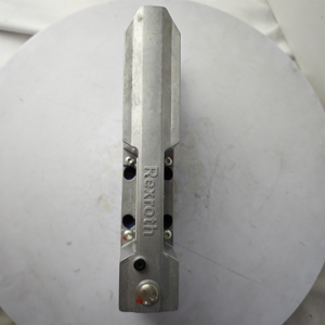 วาล์วควบคุมทิศทางแบบสัดส่วน Rexroth รุ่น 4WREE หมายเลข R901496430 4WREE6E32-3X/V/24A1 - Product Image 2