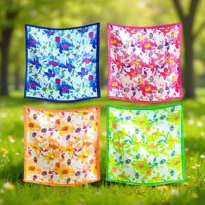 Fazzoletto quadrato piccolo con fiore a cinque petali 70x70 cm, sciarpa per donna, accessorio moda - Product Image 2