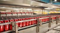 Machine de rinçage, de remplissage et de sertissage de canettes en aluminium 14000CPH, ligne de mise en conserve entièrement automatique pour boissons gazeuses