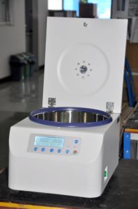 מעבדה קלינית צנטריפוגה מכונת 4000 סל "ד עם תצוגת lcd מהירות נמוכה רוטור עבור בתי חולים ומתקני מחקר - Product Image 2