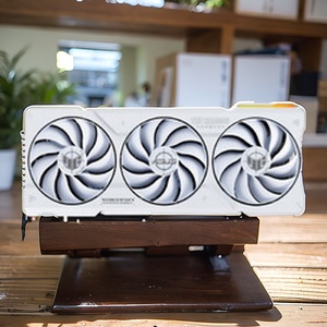 การ์ดจอเกมมิ่งสำหรับเดสก์ท็อป New <span class=keywords><strong>TUF</strong></span>-RTX4070TIS-O16G-WHITE-<span class=keywords><strong>GAMING</strong></span> 256 บิต พร้อมพัดลมระบายความร้อน ของแท้จากจีนแผ่นดินใหญ่ - Product Image 1