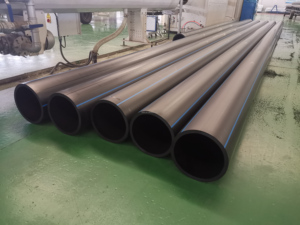 ท่อ HDPE คุณภาพสูง SDR33 0.5MPa สำหรับน้ำ ท่อพลาสติก PE100  ขนาดเส้นผ่านศูนย์กลางตามสั่ง สีดำ สำหรับจ่ายน้ำ - Product Image 5