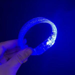 Produk populer Bar panggung konser pesta pernikahan Dekorasi kualitas tinggi akrilik Natal Halloween LED gelang Fashion - Product Image 5