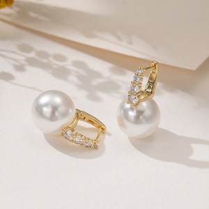 Boucles d'oreilles pendantes en perles et zircone pour femmes, bijoux de mariage en or, forme U, EKA 004 - Product Image 2
