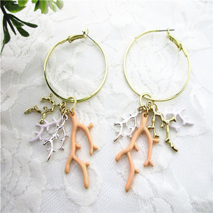 Alla moda del cerchio con il ramo di <span class=keywords><strong>corallo</strong></span> orecchino di fascino - Product Image 1