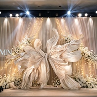 Grande fleur géante plissée en EVA couleur champagne pour décoration de toile de fond de mariage, banquets, vitrines de centres commerciaux, événements et arrangements scéniques