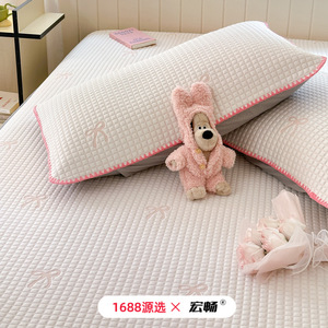 Juego de Ropa de Cama de Espuma PE Antibacteriana Refrescante Ice Silk Mat, para Cama de 1.5m y 1.8m, Diseño Simple con Lazo Rosa y Osito Gris, Colección Primavera 2026 - Product Image 3