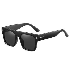 Lunettes <span class=keywords><strong>de</strong></span> <span class=keywords><strong>soleil</strong></span> polarisées <span class=keywords><strong>de</strong></span> luxe pour hommes, protection UV400, légères, confortables, monture carrée unisexe, lunettes <span class=keywords><strong>de</strong></span> mode pour usage extérieur - Product Image 5