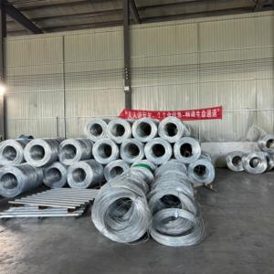 Venta al por mayor diferentes tipos de alambre de púas tapas de <span class=keywords><strong>poste</strong></span> de eslabones de cadena soportes de alambre de púas galvanizado cercado de alambre de púas reforzado con bobina - Product Image 2
