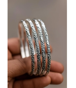 Ensemble de 4 bracelets en argent sterling 925, délicats, minimalistes, empilables, élégants, accessoires de poignet superposés - Product Image 3