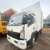 Nouveau camion léger Sinotruck Howo 4x2 à 6 roues et 10 tonnes pour le transport de marchandises en boîte, modèle 2026, en provenance de Chine, au Salvador