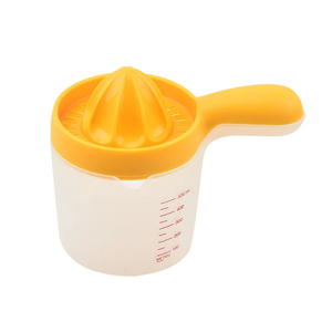 Presse-agrumes manuel en plastique multifonctionnel avec mesure, portable, presse-citron, extraction de jus frais, facile à nettoyer - Product Image 1