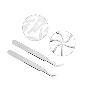 Pinzas para Pestañas de Volumen Curvas de Acero Inoxidable DANTRIC IMPLANTS, Punta Puntiaguda, Duraderas, Reutilizables, Estilo Moderno, Estuche Rosa Incluido - Product Image 2