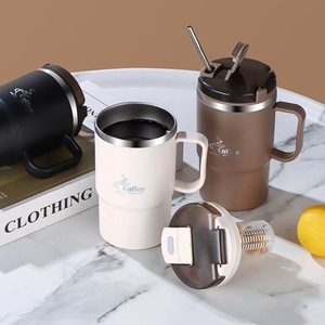 Taza de Café de Acero Inoxidable de Doble Pared de 18 oz con Tapa y Cuchara para Regalos Empresariales o para Acampar - Product Image 1