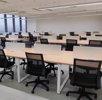 Panneau de fibres de densité moyenne Bureau d'ordinateur en bois léger élégamment conçu pour les postes de travail des employés