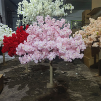 Décoration de mariage A-1544, petit arbre artificiel de fleurs de cerisier de 4 pieds, arbre de cerisier en soie rouge pour centre de table