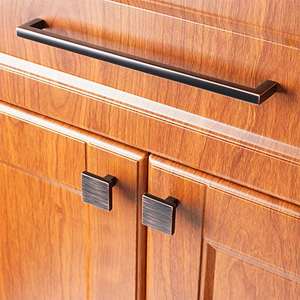 <span class=keywords><strong>Barre</strong></span> Carrée <span class=keywords><strong>solide</strong></span> Poignée D'armoire 8.8 Pouces/224mm Bronze Huilé <span class=keywords><strong>Traction</strong></span> pour Placard <span class=keywords><strong>De</strong></span> Cuisine Commode <span class=keywords><strong>de</strong></span> Chambre tiroir - Product Image 4